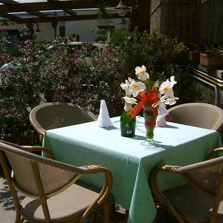 Hotel Reginella ซานตากาตา ซุย ดูเอกอลฟี ภายนอก รูปภาพ