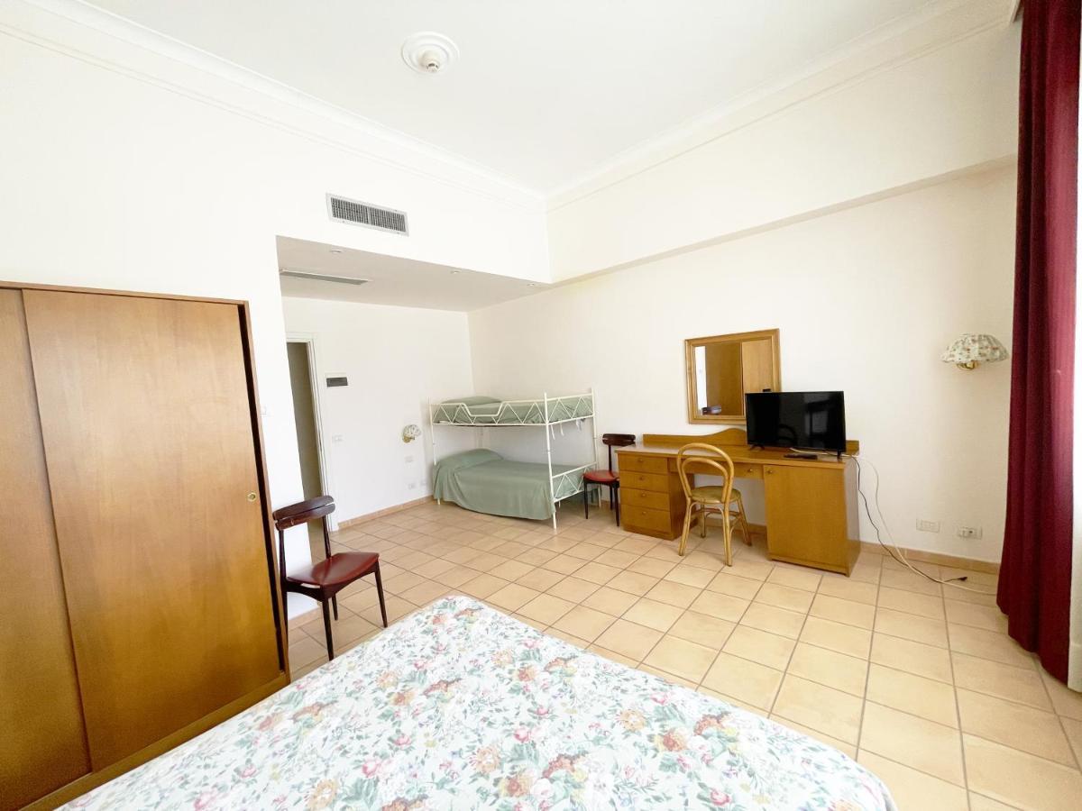 Hotel Reginella ซานตากาตา ซุย ดูเอกอลฟี ภายนอก รูปภาพ