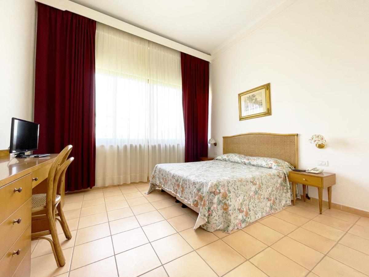 Hotel Reginella ซานตากาตา ซุย ดูเอกอลฟี ภายนอก รูปภาพ