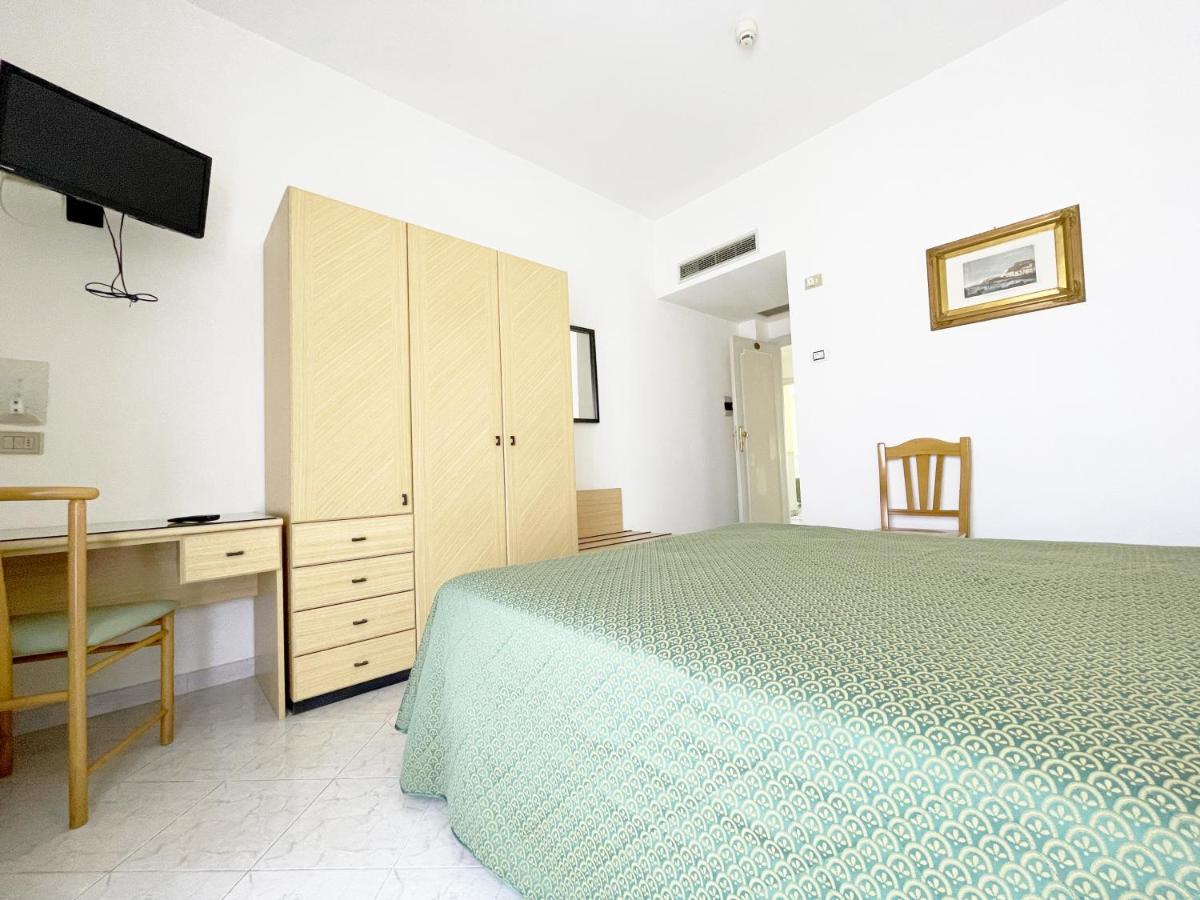 Hotel Reginella ซานตากาตา ซุย ดูเอกอลฟี ภายนอก รูปภาพ
