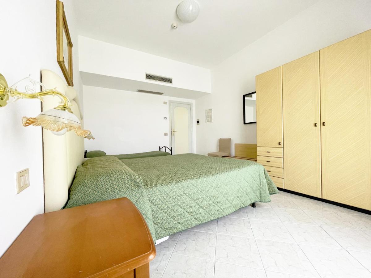 Hotel Reginella ซานตากาตา ซุย ดูเอกอลฟี ภายนอก รูปภาพ