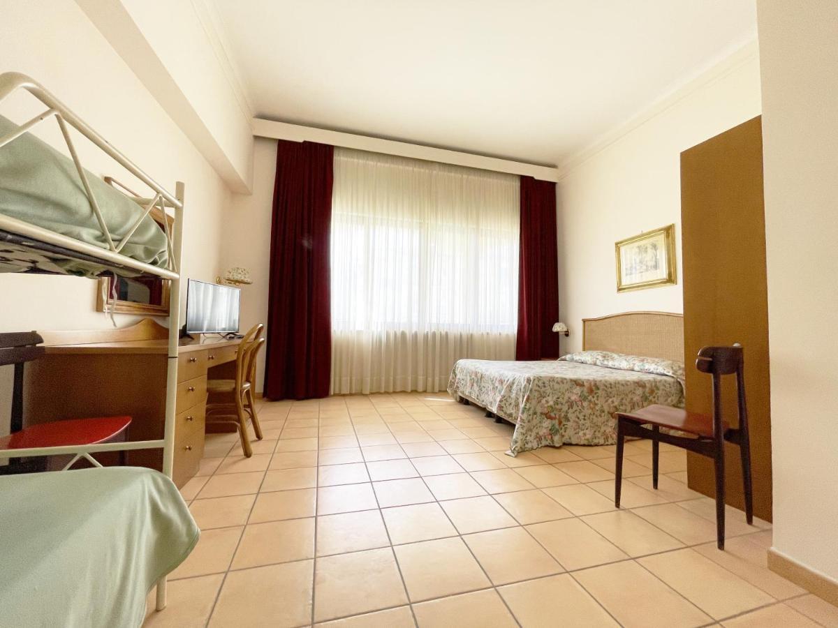 Hotel Reginella ซานตากาตา ซุย ดูเอกอลฟี ภายนอก รูปภาพ