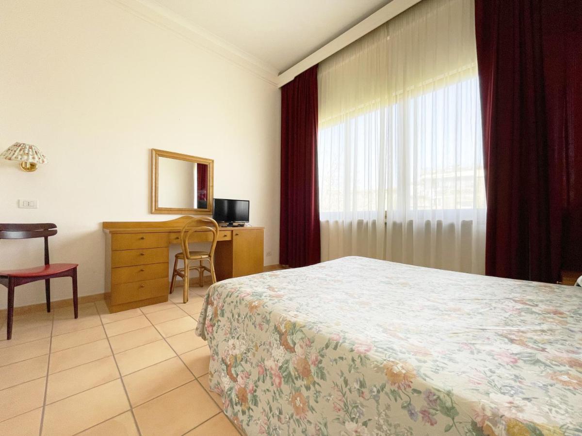 Hotel Reginella ซานตากาตา ซุย ดูเอกอลฟี ภายนอก รูปภาพ