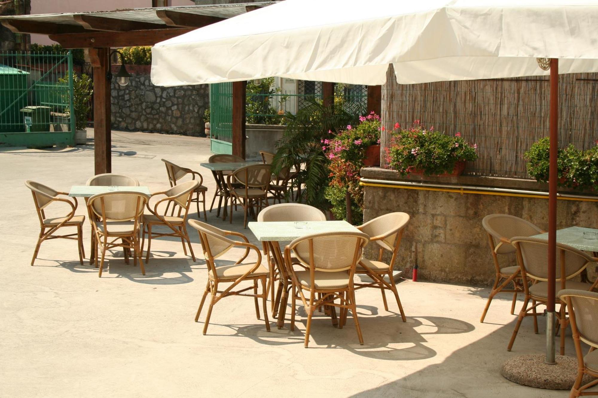 Hotel Reginella ซานตากาตา ซุย ดูเอกอลฟี ภายนอก รูปภาพ